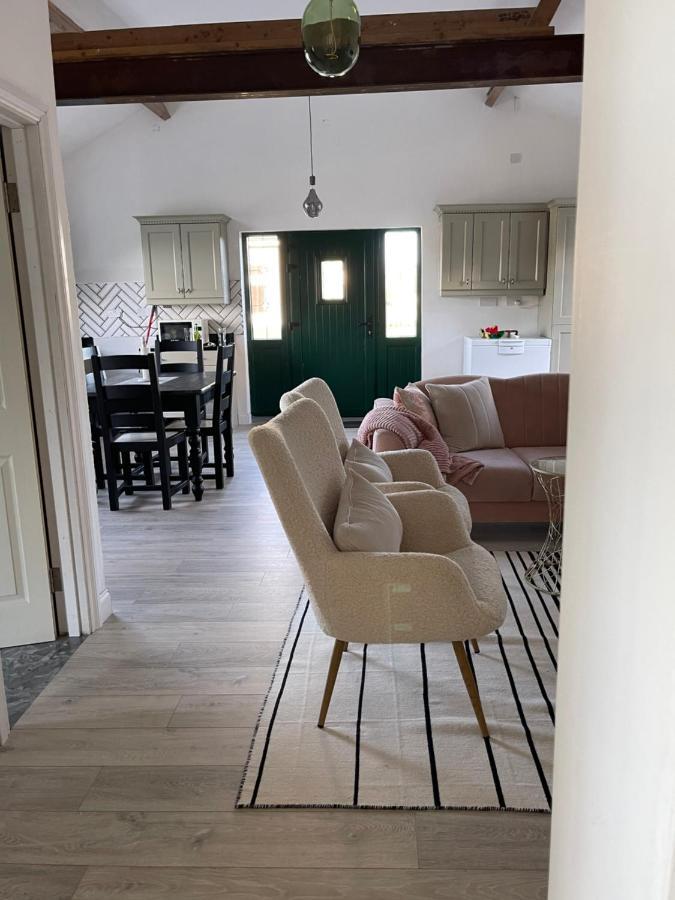 Cosy Apartment With Fire Stove Атлоун Екстериор снимка